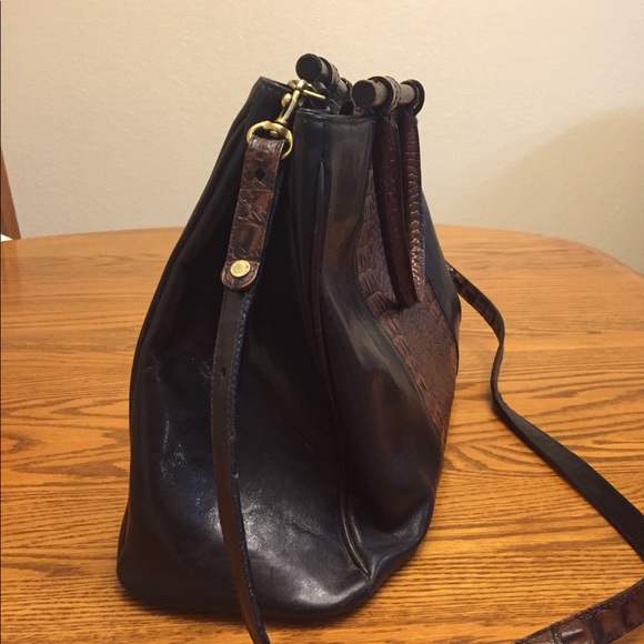 Brahmin Leather Handbag with Shoulder Strap. Item # 6950 - Picture 2 of 6